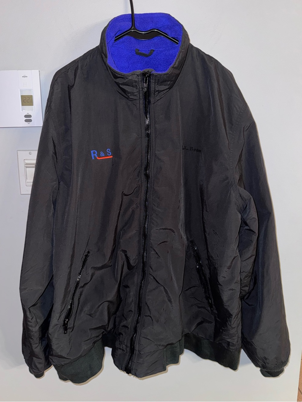 Men's L.L Bean Black Jacket with Blue Fleece Lining - Classic Outdoor Style